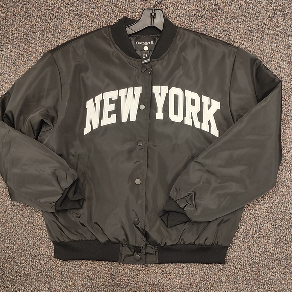 Arden B Black New York Bomber Jacket - Picture 3 of 3